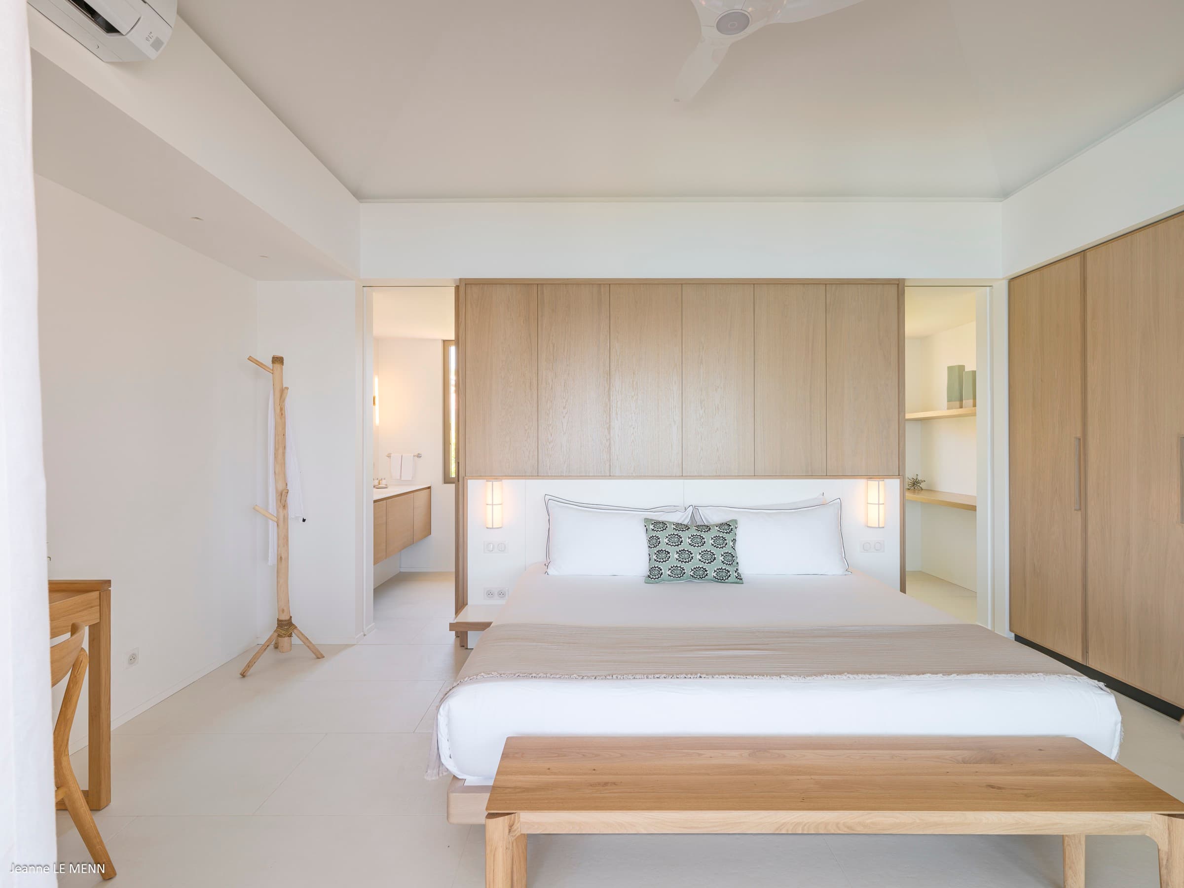 Second bedroom interior detail