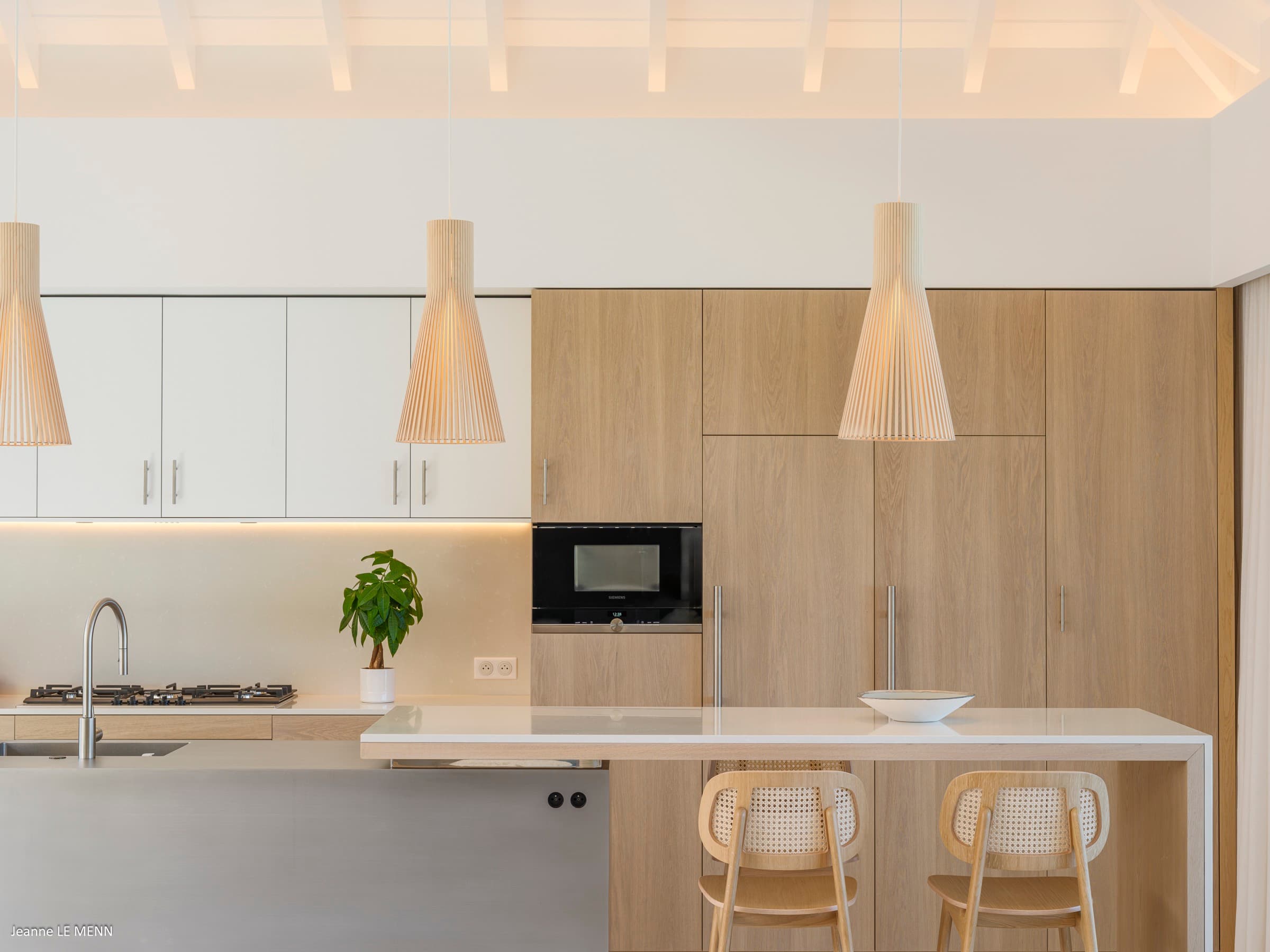 Fully equipped modern kitchen